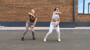 Танец Дэнсхолл в Курске! Школа танцев Dance Life! Уроки танцев для девушек. Обучение с нуля!