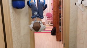 Делаю новые упражнения на турнике