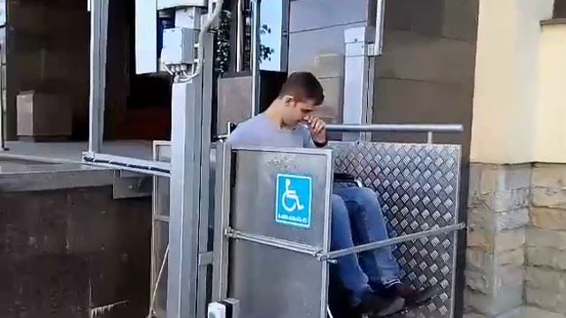 Работа вертикального подъемника ПрофЛифт-2 (спуск) смотреть онлайн