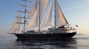 Парусник и закат