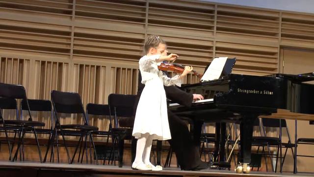 Комаровский Вариации на тему "Пойду ль я, выйду ль я" исп. Шиликова Алиса г.Новосибирск смотреть онлайн