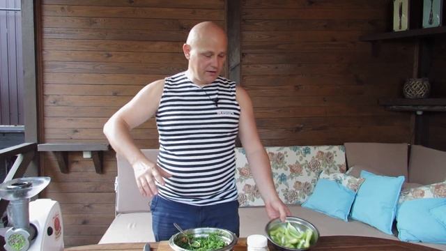 Зеленая аджика без варки за 5 минут. Мужская Кухня.