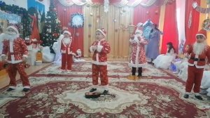 Танец "Музыкальный Дед Мороз"