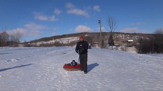 США Катание на тюбингах, горно-лыжный курорт Greek Peak смотреть онлайн