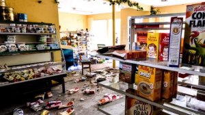 Нашли Заброшенный магазин с товаром