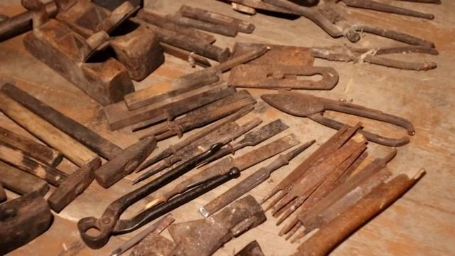 Инструменты найденные в доме. смотреть онлайн