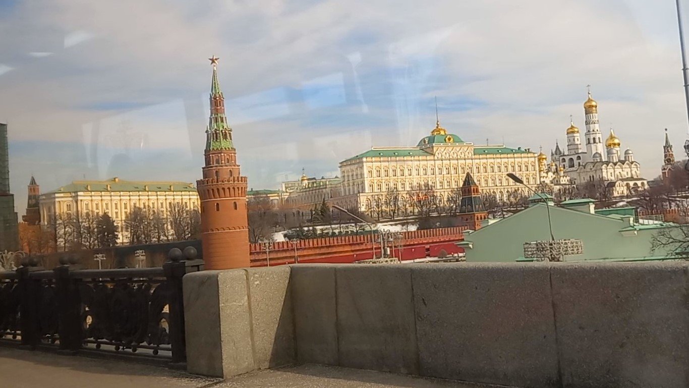 Про москву едет. Я еду в Москву. Еду в Москву фото. Поехали в Москву. Москва едет Москва 24.