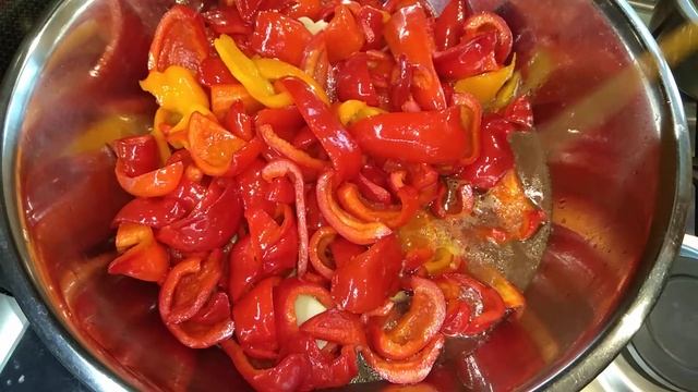 Перец маринованный//с чесноком. Просто и очень вкусно!#перецназиму #маринованныйперец