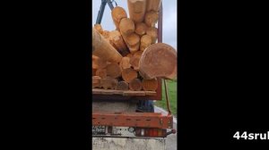 Разгрузка сруба из бревна на участке