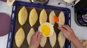 Пирожки с зелёным луком и яйцом ?