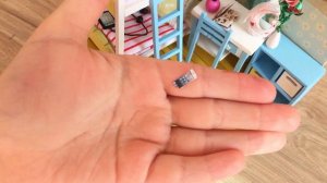 🏠 Миниатюрный ДОМИК ДЛЯ КУКОЛ ! Подключен СВЕТ🤩 Всё как НАСТОЯЩЕЕ ! Расставляем мебель