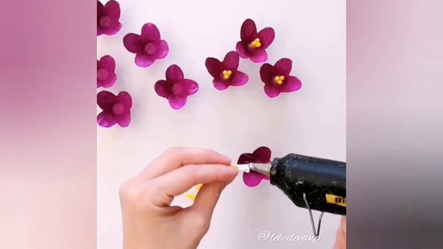 DIY / ЦВЕТЫ ИЗ ЯИЧНЫХ ЛОТКОВ / ПОДАРОК МАМЕ / ПОДЕЛКИ СВОИМИ РУКАМИ