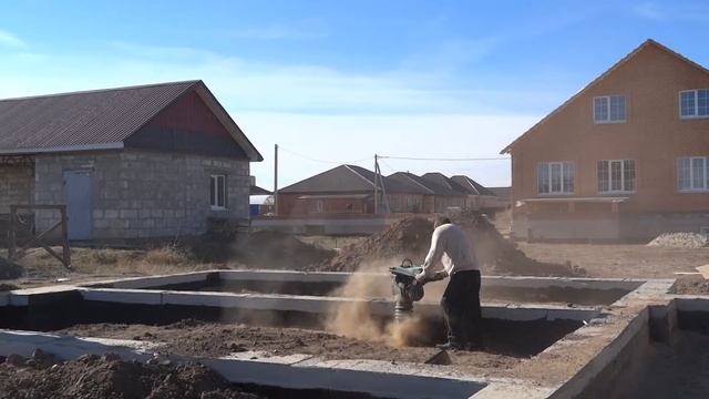 Вибротрамбовка грунта, обратная засыпка фундамента