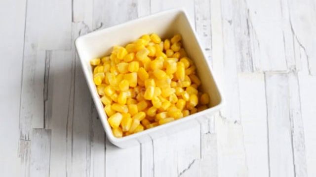 Salad with pomegranate and chicken and nuts смотреть онлайн