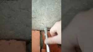Установка поворотной задвижки на камине отопительном.