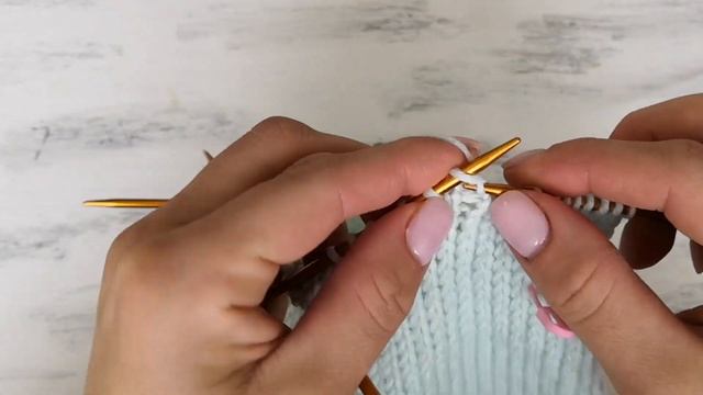 Шапочка для новорожденного "УЗЕЛОК"! Вяжем спицами! смотреть онлайн