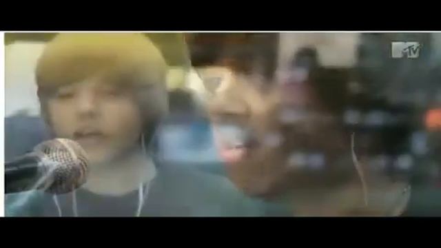 Justin Bieber Favorite Girl Piano Version Live @ MTV смотреть онлайн