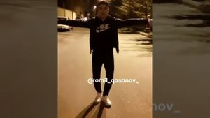 Парень танцует лезгинку под любую музыку)