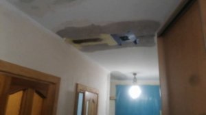 Как заделать межпанельный шов, руст на потолке.  Как выровнять потолок на стыке панелей в панельке.