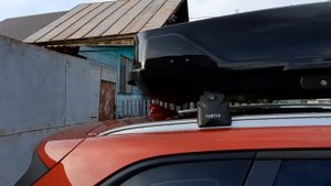 Дуги TURTLE AIR2 на интегрированные рейлинги . Бокс или BROOMER Venture L (430 л.) на HAVAL JOLION