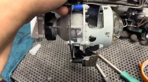 Фары Volvo V70 - замена штатных ксеноновых линз на линзы Hella, восстановление стекол. Свет до/посл