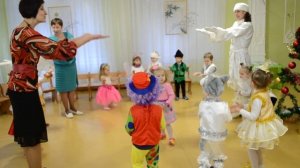 Веселый танец Новогодний утренник в детском саду Ясли