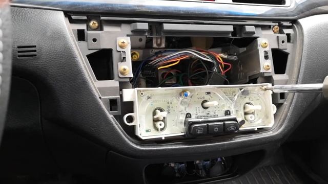 Замена ламп блока печки Лансер 9. смотреть онлайн