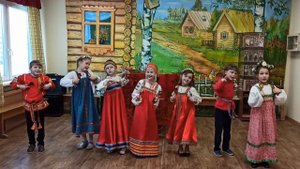 ГБУ ДО ДДЮТ Фрунзенского района СПб Ансамбль народного творчества "Таусень" - "Лиса рожью шла"