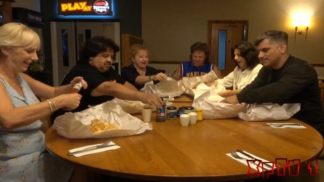 Americans try British Fish and Chips for the First Time смотреть онлайн