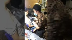 Tattoo - Cởi Áo Gái Xinh Xăm Ngực Khủng Cho Em Gái 2K Rên La Oai Oái - Luận Tattoo Vlog