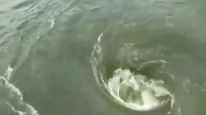 Самое начало громадного водоворота