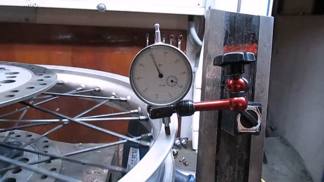 Работа со спицованными колесами байка Honda XRV750 в Депо Анальгин в июне 2020 смотреть онлайн