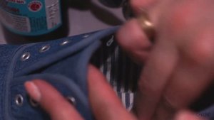 Лайфхак как избавиться от неприятного запаха ног и обуви