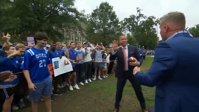 Pat McAfee put $1 Million on the line for this fan's field goal attempts 🤣 | College GameDay смотреть онлайн