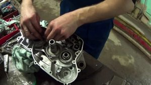 ремонт yamaha yz250 часть 3 сборка мотора yamaha yz250 rebuild part 3 engine assembly