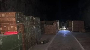 Бойцы ЧВК «Вагнер» показали захваченные подземные склады с оружием в соляных шахтах под Соледаром