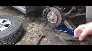 Mitsubishi Pajero. Замена передних и задних тормозных колодок.