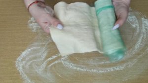 Универсальное слоеное тесто. Пирог с капустой, зеленью и яйцом.