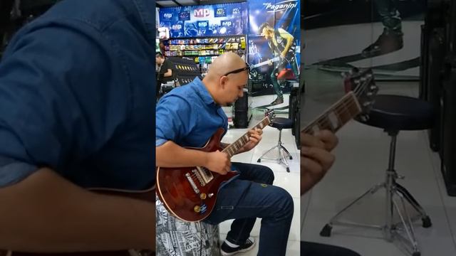 Ônix instrumentos musicais ( Bruno Piapara) teste guitarra M600 da Cort смотреть онлайн