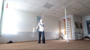 Базовые упражнения с шестом