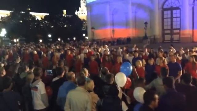 Флешмоб на Манежной площади в день флага России!