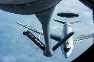 Натовские самолеты AWACS прибыли в Румынию для слежения за российской военной авиацией