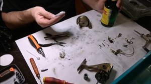 Продолжаем обслуживание катушки. Чистка, смазка шпули и лесоукладывателя.