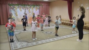 Игротанец «Если весело живется - делай так». Мы танцуем, мы играем. Ведущая - Юданова Ангелина.