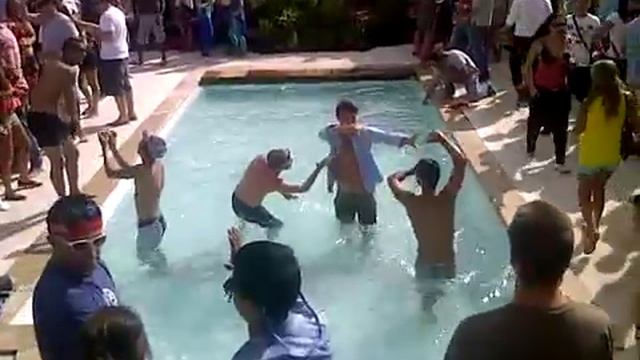 Tomorrowland 2012 - Pearl Pool Party смотреть онлайн