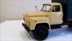 Коллекционная модель ГАЗ 52-01 Хлебный фургон ГЗСА-3704 DIP(ДИП)