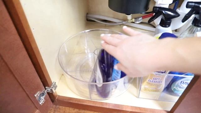 How To Organize Under The Kitchen Sink | Tips + Hacks For An Insanely Organized Kitchen Cabinet смотреть онлайн