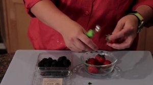 How to Flash-Freeze Blackberries & Strawberries : Berry Desserts