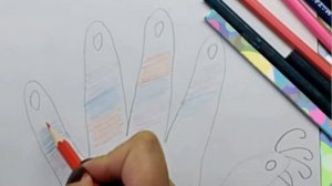 павлин  Рисуем из ладошек