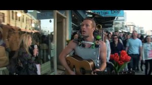 Coldplay - A Sky Full Of Stars (Official Video) (720p).mp4